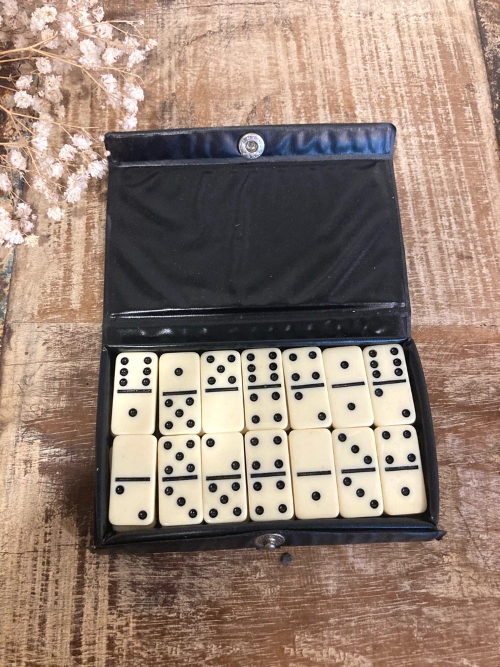 Vintage Dominoes Mini Domino Set Made in Taiwan 28 Pieces - Picture 2 of 9